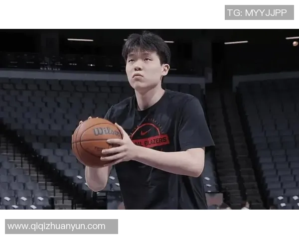 仅一夜之间,杨瀚森迎利好,冠军后卫重返休城?科尔完全摊牌了